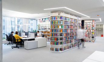 出版社办公室设计，将图书馆搬进办公室里！