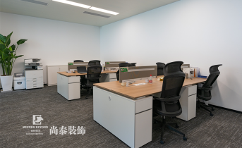 小面积办公室装修，如何显得宽敞